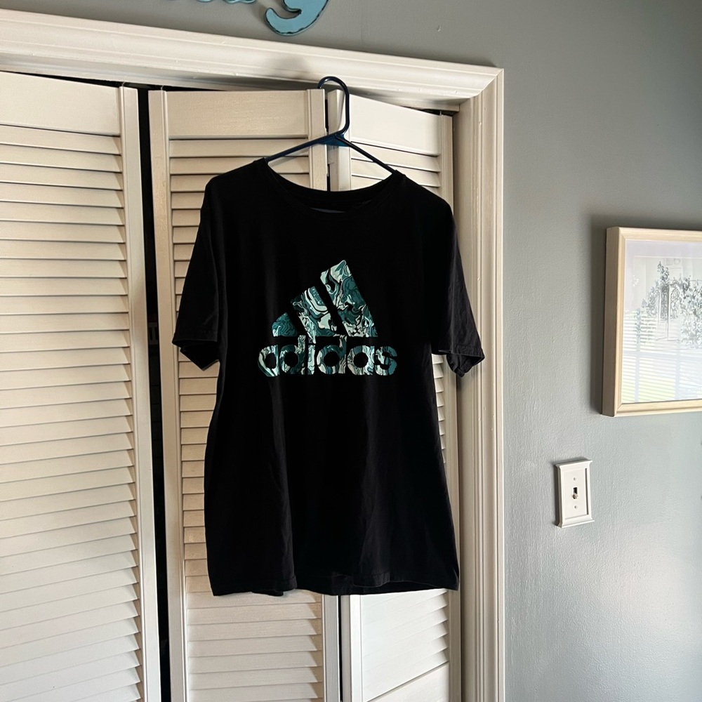 Adidas T-Shirt SZ LG